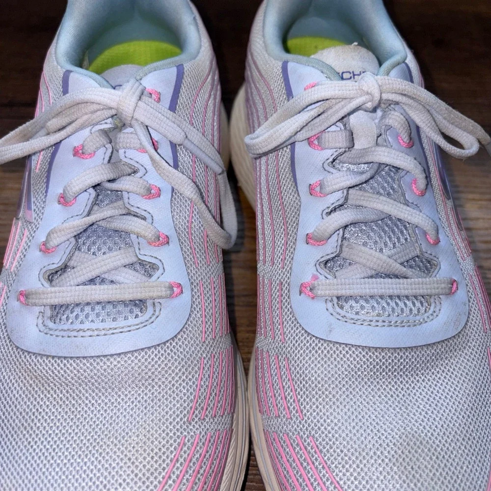 Skechers GOrun Max Cushioning Womens 9 Gray Pink Purple Running Shoes 129000